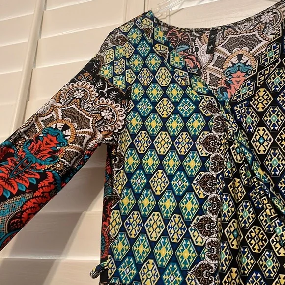 Patterned Tua Maxi Dress - Picture 3 of 8